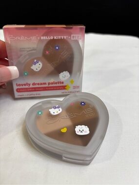 The Crème Shop x Hello Kitty Lovely Dream Heart Palette